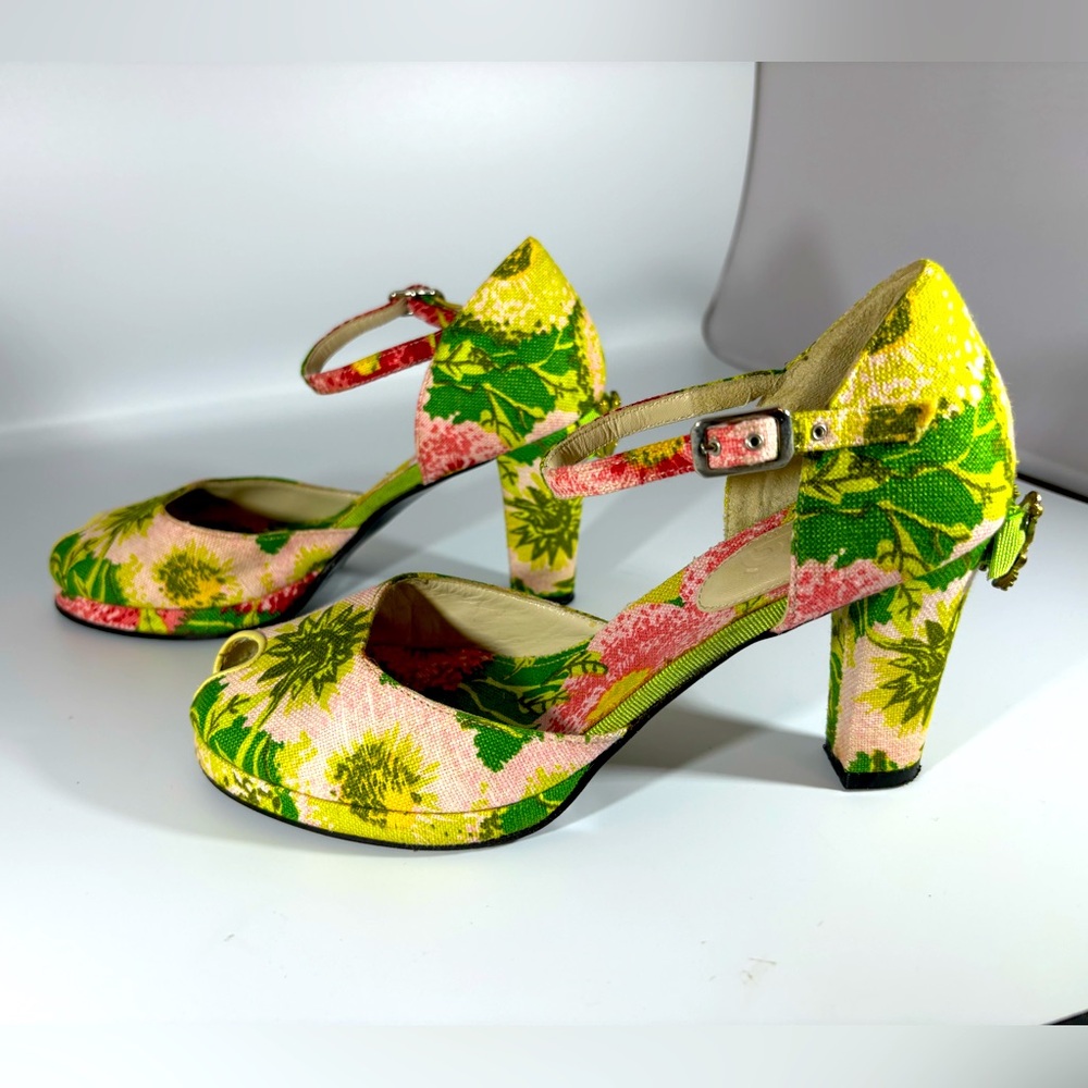 Rada Anthropologie woman’s block heel sandals with frogs size 36